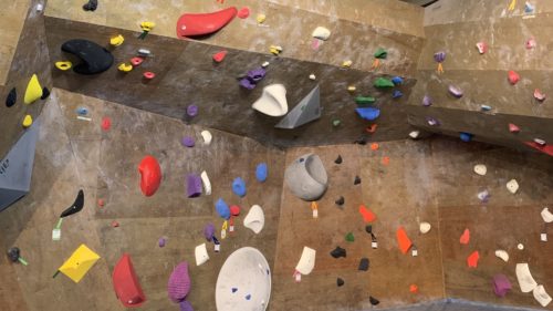 山梨県のクライミング施設「ボルダリングジム grappa（グラッパ）」